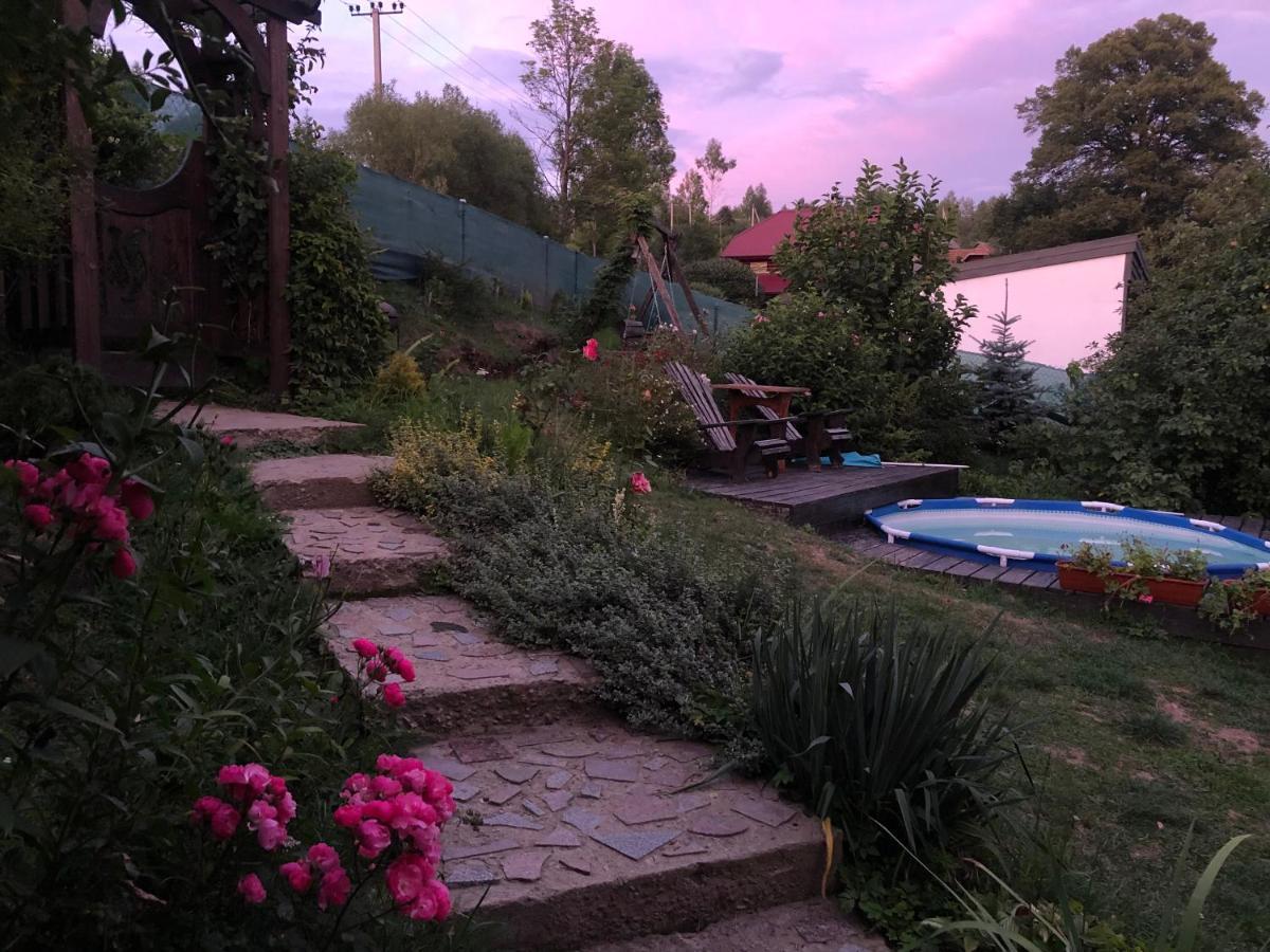 Казковий Дім Та Garden Два Будиночки В Горах З Чаном-Джакузі スラブスク エクステリア 写真