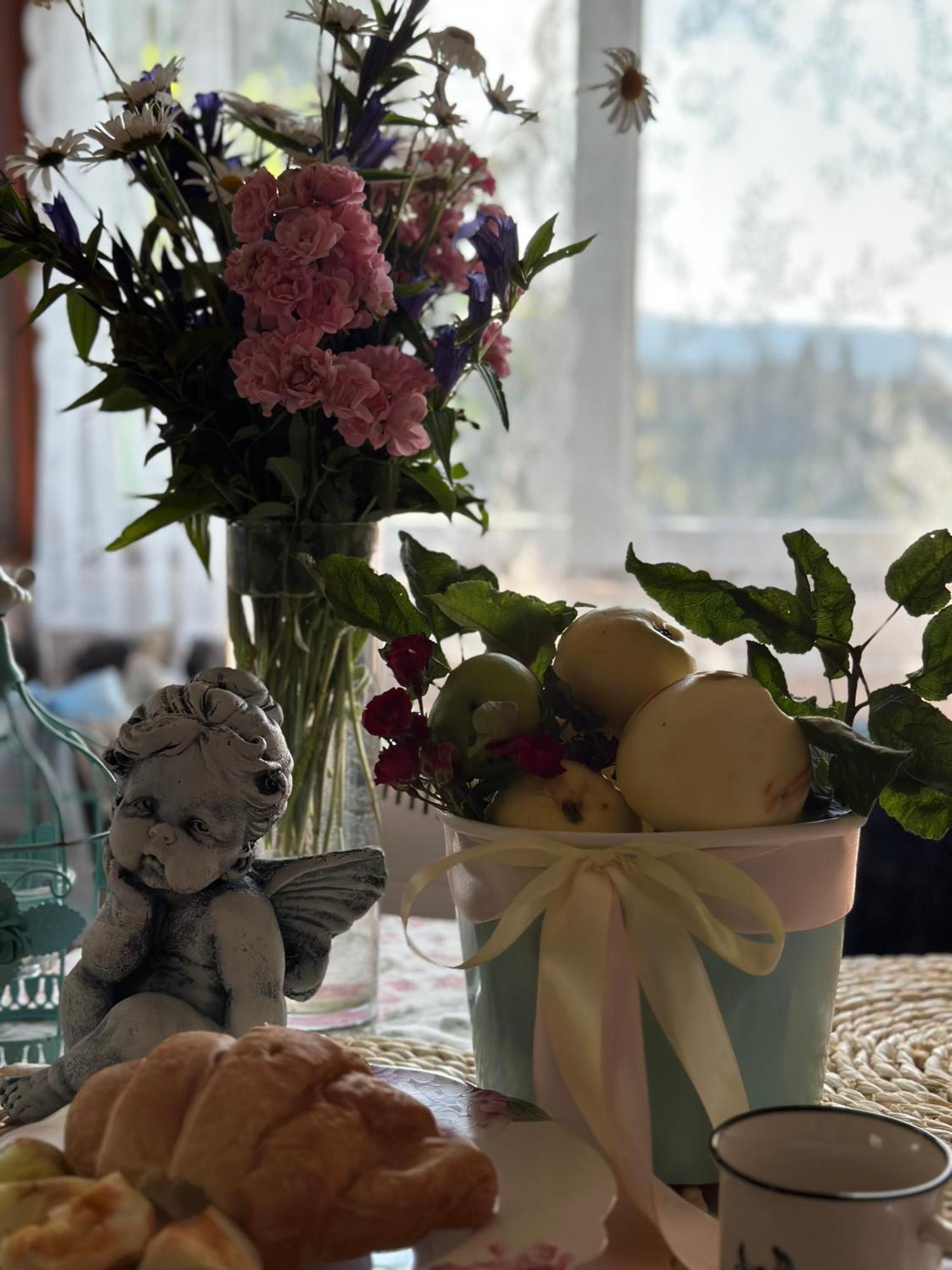 Казковий Дім Та Garden Два Будиночки В Горах З Чаном-Джакузі スラブスク エクステリア 写真