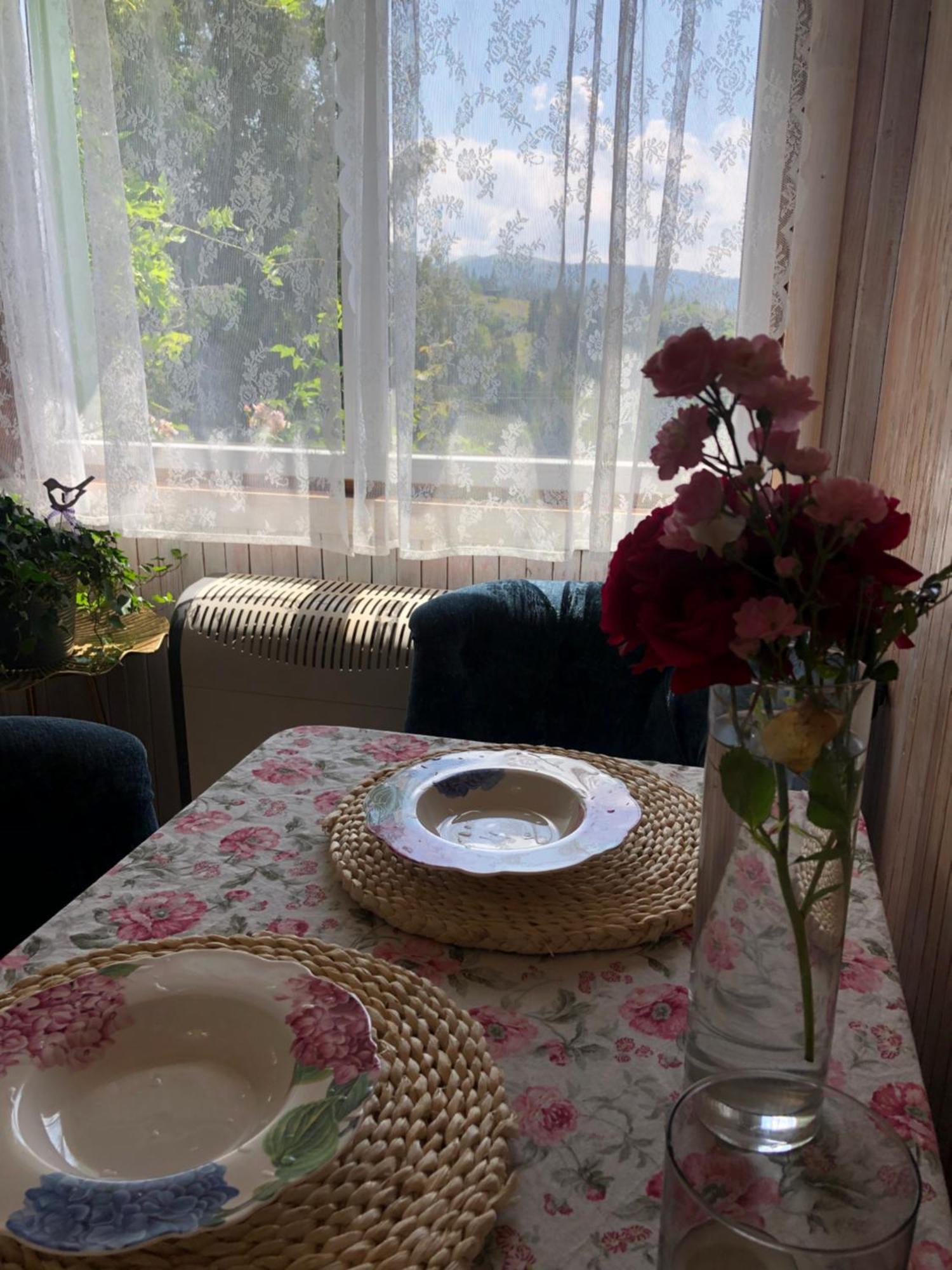 Казковий Дім Та Garden Два Будиночки В Горах З Чаном-Джакузі スラブスク エクステリア 写真